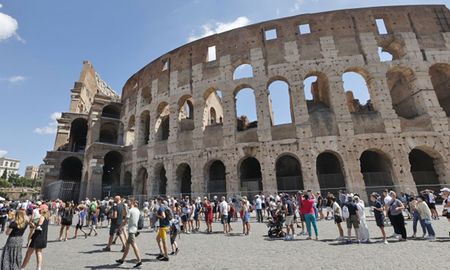 Informes revelan que Italia tiene cada vez más adultos mayores y menos nacimientos. Informes revelan que Italia tiene cada vez más adultos mayores y menos nacimientos.