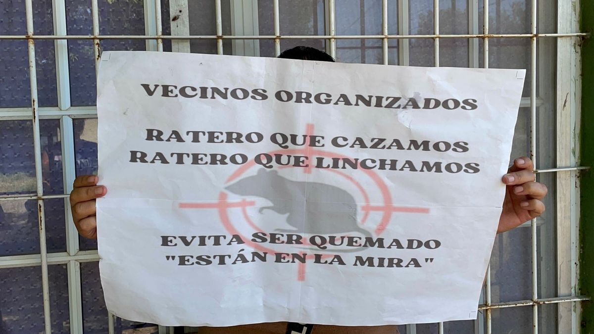 Los vecinos, cansados, reclamaron por un cambio. Los vecinos, cansados, reclamaron por un cambio.