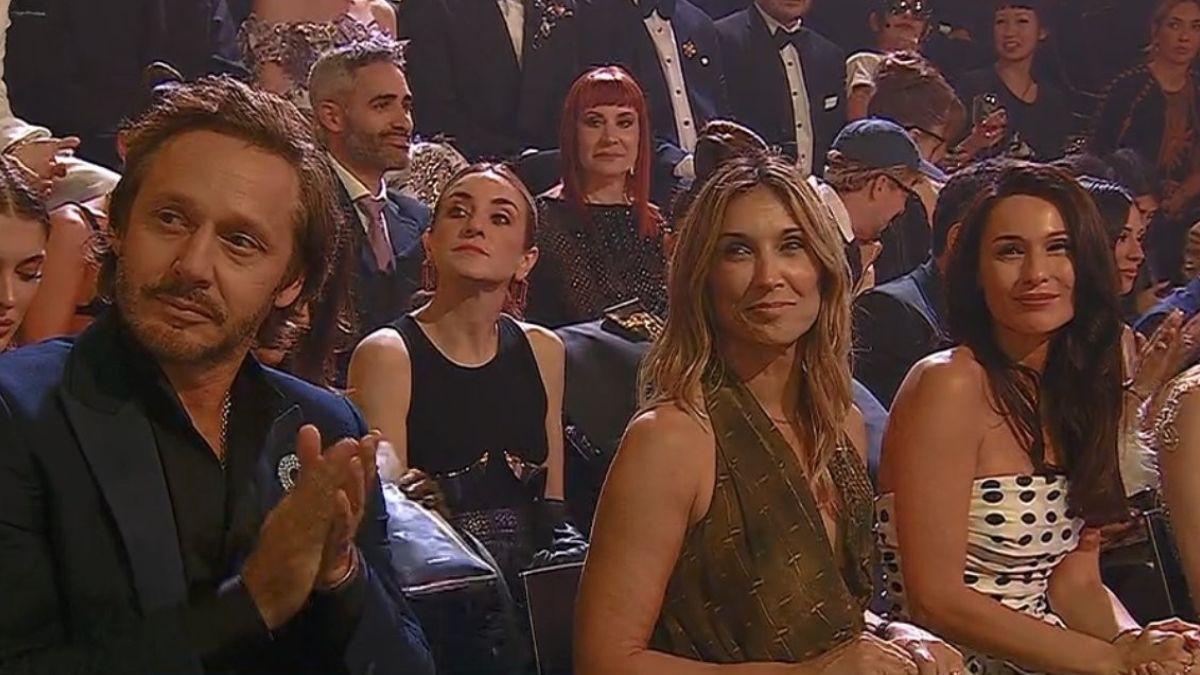 Anita Espasandín acompañó al actor chileno a la gala y protagonizaron el momento más buscado de la noche.