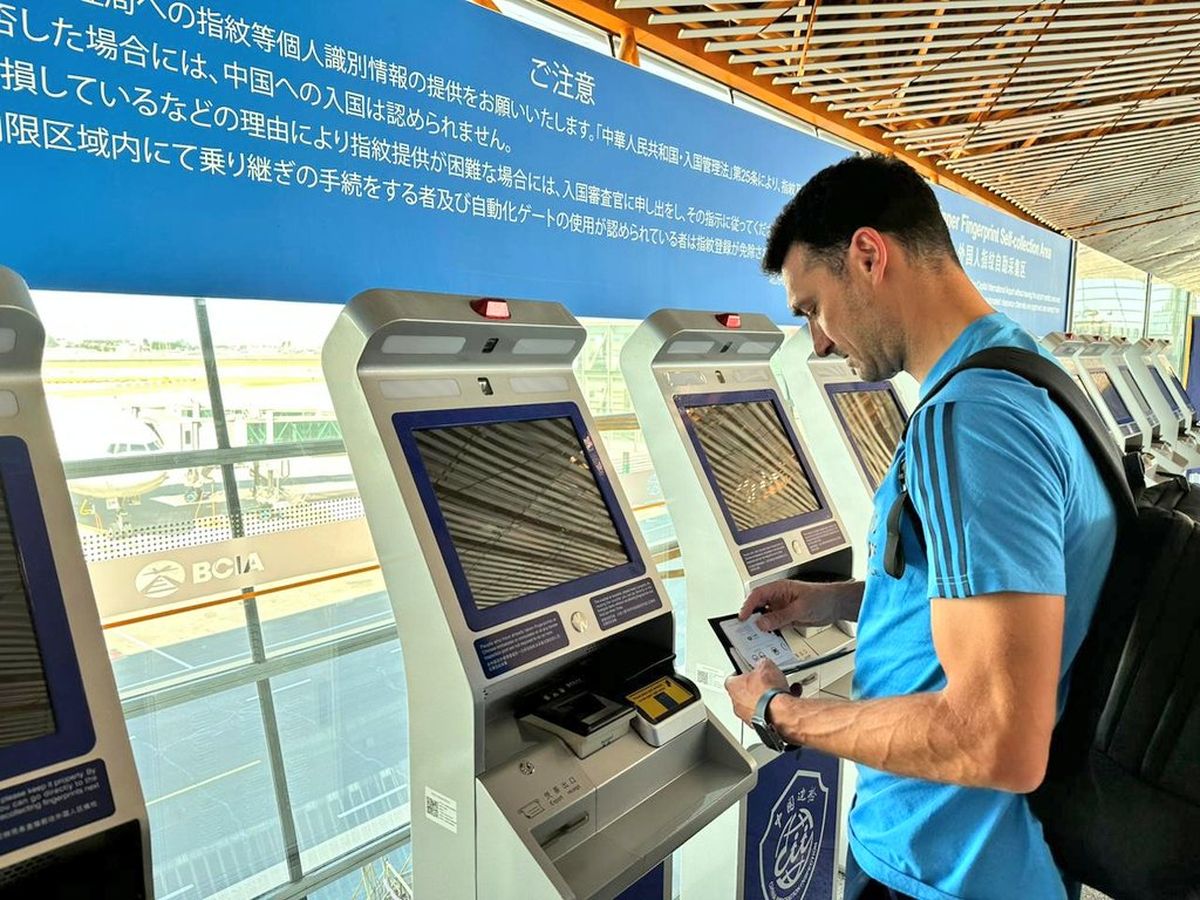 El cuerpo técnico de la Selección Argentina llegó a China