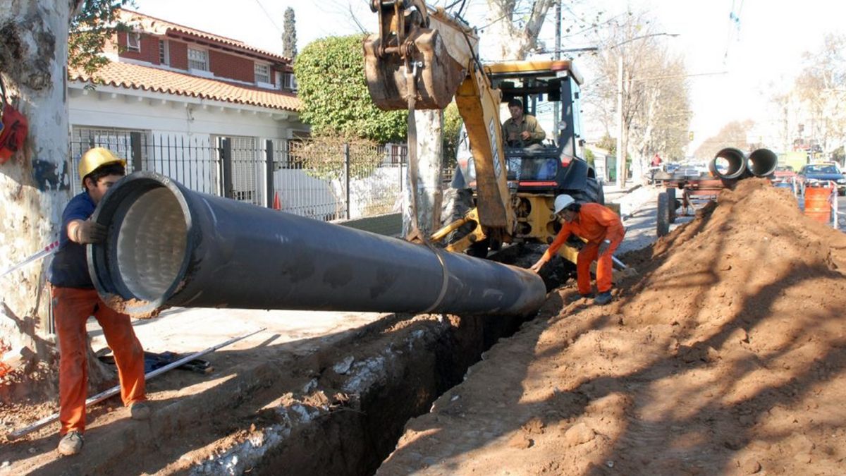 Comienzan los trabajos en barrio Santa Marta para llevar agua potable. 