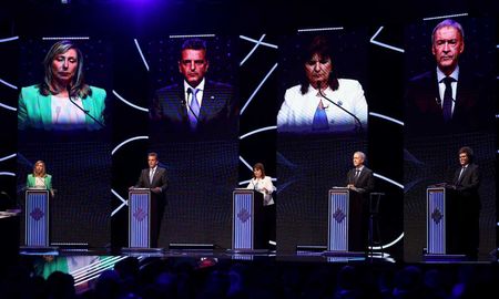 Este domingo se llevó a cabo el primero de los debates presidenciales y, además de economía y educación, otro de los tópicos fue los Derechos Humanos. Este domingo se llevó a cabo el primero de los debates presidenciales y, además de economía y educación, otro de los tópicos fue los Derechos Humanos.