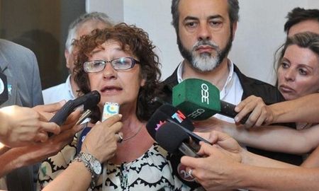 reclaman que los sueldos de los empleados publicos se paguen antes del quinto dia habil reclaman que los sueldos de los empleados publicos se paguen antes del quinto dia habil
