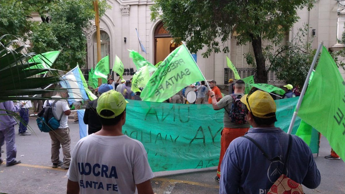 La Uocra se manifestó frente a la Ministerio de Trabajo por el despido de 19 trabajadores