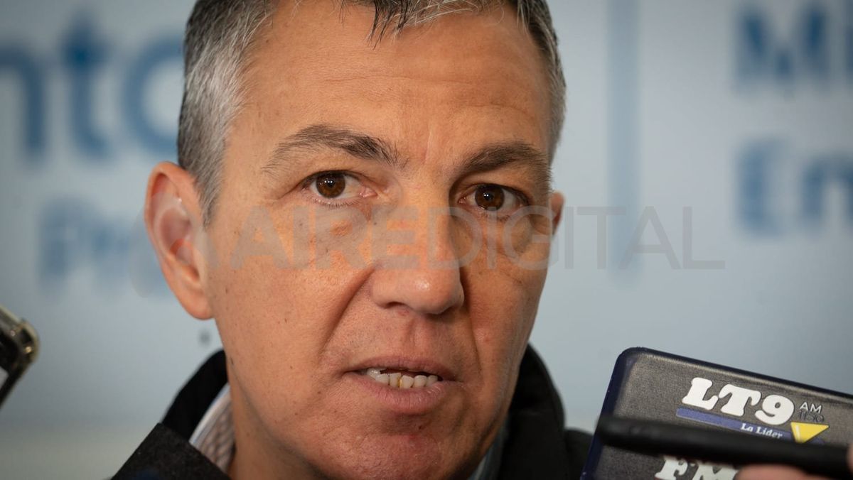 El ministro Pusineri brindó precisiones sobre los descuentos efectuados a los empleados públicos y docentes por el impuesto a las ganancias.