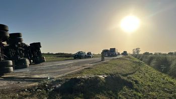 Corte total de Autovía 19: alumnos de la Sara Faisal y Dante Alighieri, varados en la ruta