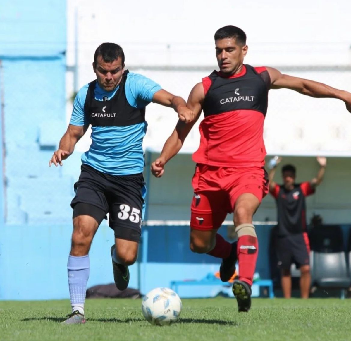 Colón igualó 0-0 contra Racing de Córdoba, en el último amistoso antes de que comience la Primera Nacional. Colón igualó 0-0 contra Racing de Córdoba, en el último amistoso antes de que comience la Primera Nacional.