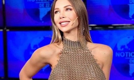 Romina Malaspina, una ex Gran Hermano que se sumó al staff de Canal 26, generó un revuelo en las redes sociales cuando el martes por la noche condujo el informativo con un top hecho de cadenas con transparencias. Romina Malaspina, una ex Gran Hermano que se sumó al staff de Canal 26, generó un revuelo en las redes sociales cuando el martes por la noche condujo el informativo con un top hecho de cadenas con transparencias.