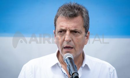 En la agenda de actividades del candidato en Santa Fe no hay lugar para los actos políticos ni convocatoria a la militancia. Solo habrá reuniones con productores e industriales en Rafaela y en Sauce Viejo. En la agenda de actividades del candidato en Santa Fe no hay lugar para los actos políticos ni convocatoria a la militancia. Solo habrá reuniones con productores e industriales en Rafaela y en Sauce Viejo.