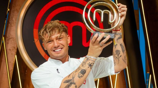 Ian Lucas levantó el trofeo de MasterChef Celebrity tras una final reñida contra La Reini.