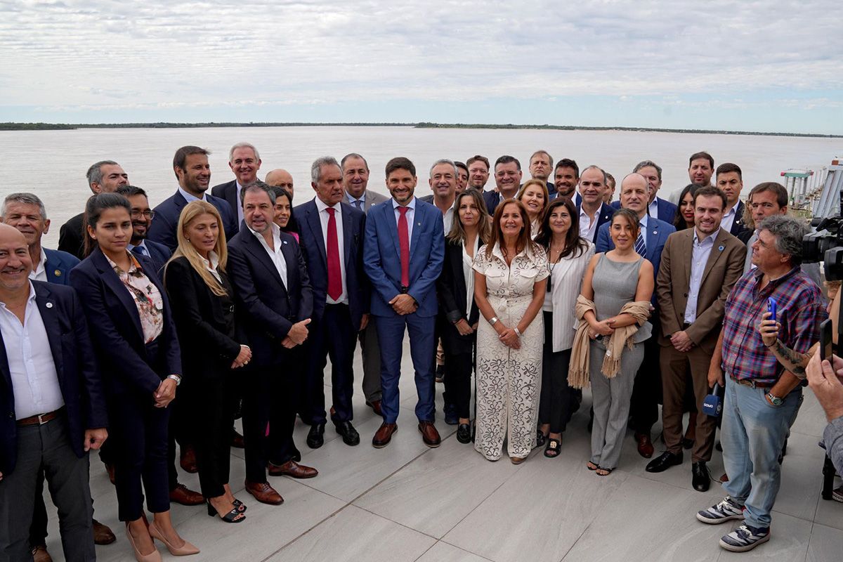 De la actividad participaron autoridades nacionales, como el secretario de Turismo y Ambiente Daniel Scioli, provinciales y referentes del sector privado. De la actividad participaron autoridades nacionales, como el secretario de Turismo y Ambiente Daniel Scioli, provinciales y referentes del sector privado.
