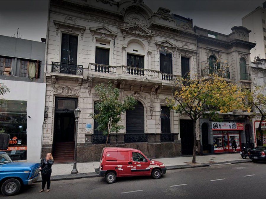 La Escuela de Comercio N° 5 “José de San Martín”, ubicada en la calle Entre Ríos al 700, en el barrio porteño de Congreso.