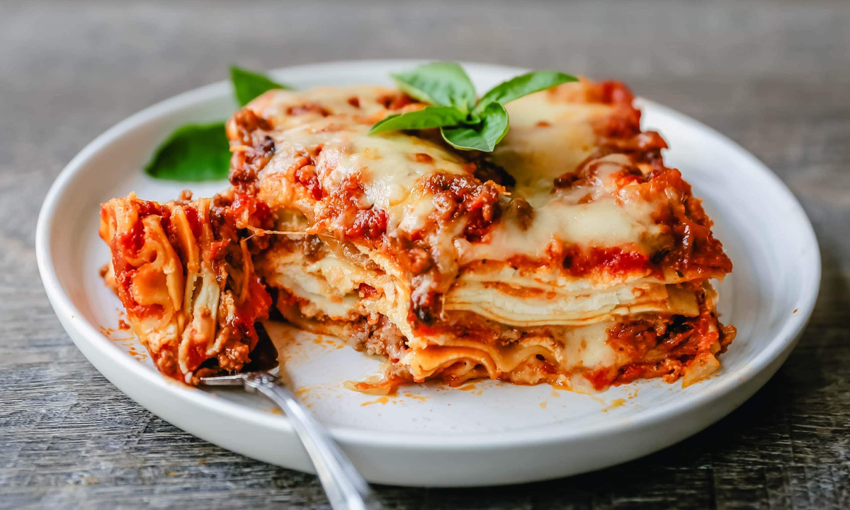 La lasagna es una buena opción para sorprender a tus familiares o amigos. La lasagna es una buena opción para sorprender a tus familiares o amigos.