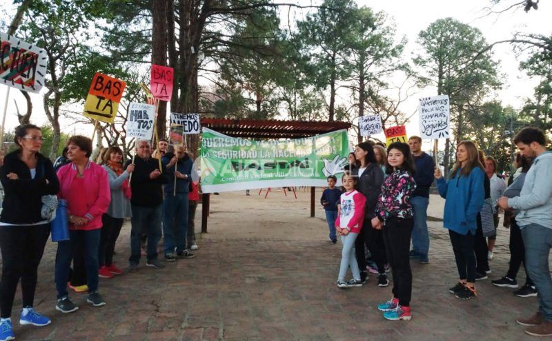 Hartos de la inseguridad: vecinos de Rincón se manifestaron en la plaza principal