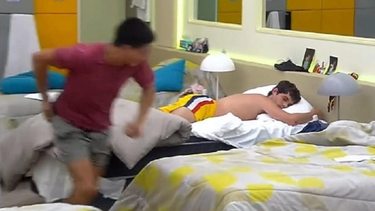¿Abuso en Gran Hermano?: los seguidores exigen sanción para Thiago por su broma a Agustín