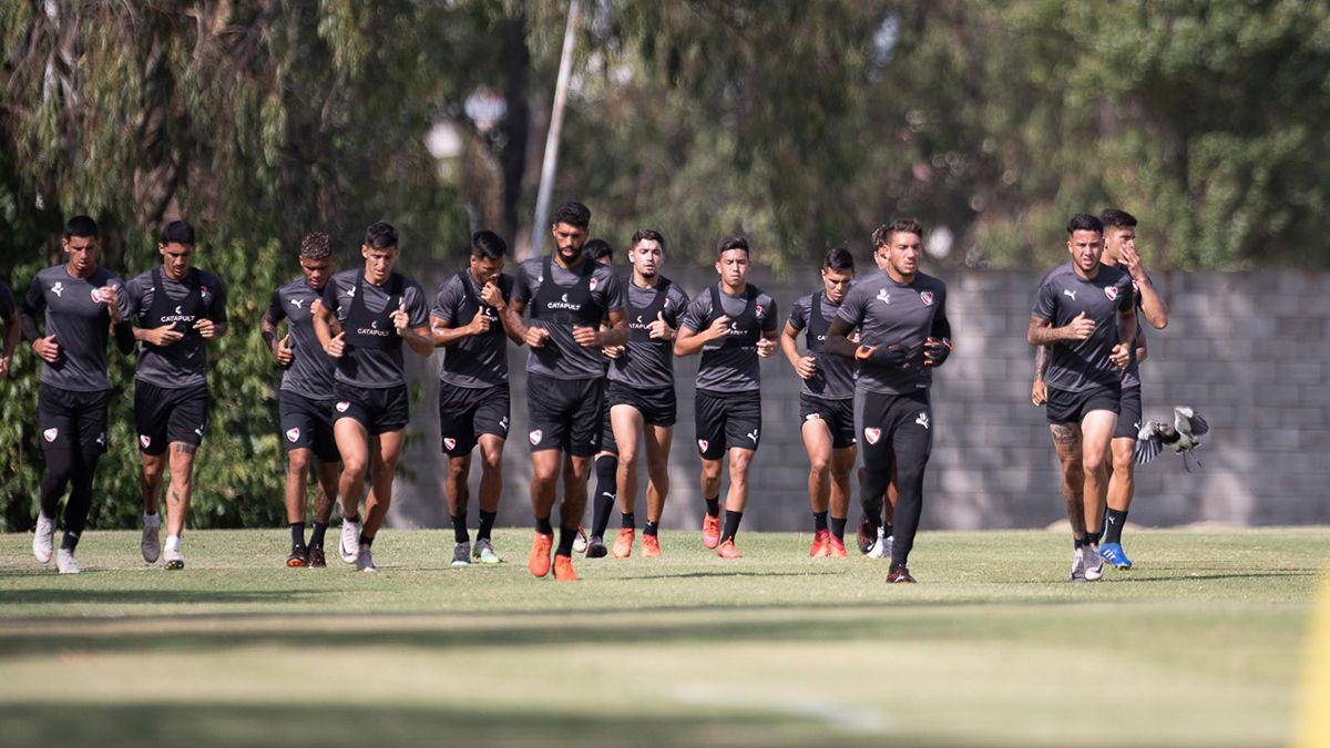 Julio Falcioni probó el primer once titular de Independiente antes de los amistosos de la próxima semana.
