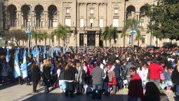 Alumnos de 4° grado prometieron lealtad a la Bandera Alumnos de 4° grado prometieron lealtad a la Bandera