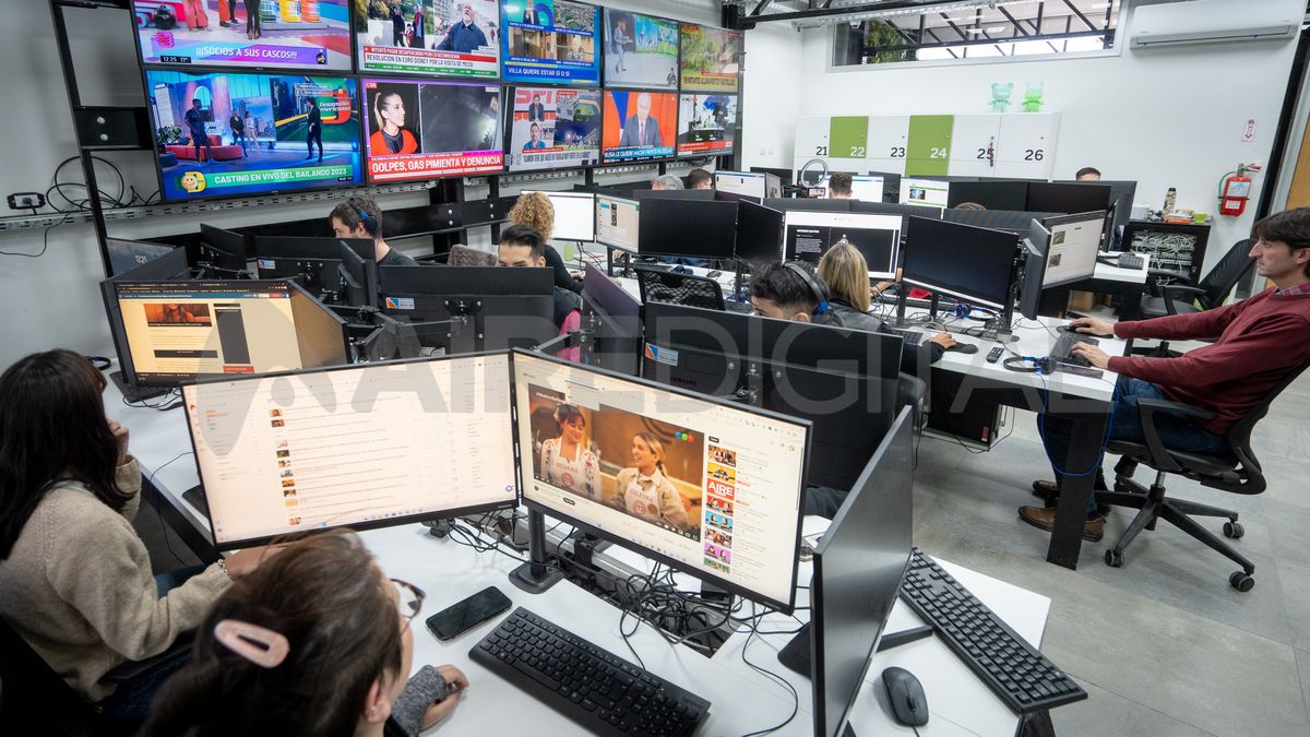Desde la Redacción de Aire Digital, se trabajará en el chequeo en vivo a Javier Milei de manera colaborativa con Chequeado y los medios que integran la Red de Periodismo e Innovación. Desde la Redacción de Aire Digital, se trabajará en el chequeo en vivo a Javier Milei de manera colaborativa con Chequeado y los medios que integran la Red de Periodismo e Innovación.