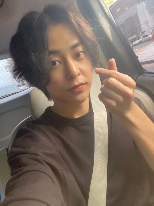 Xiumin de EXO fue dado de alta.