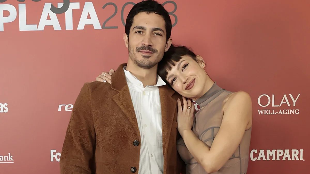 Úrsula Corberó y el Chino Darín celebran la llegada de su primer hijo en Barcelona.