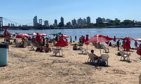 Con el verano en marcha y miles de santafesinos eligiendo las playas de la ciudad para pasar sus días, el coordinador del Gabinete Municipal, Víctor Hadad, brindó definiciones clave sobre el esquema de playas, balnearios y solariums en Santa Fe. Con el verano en marcha y miles de santafesinos eligiendo las playas de la ciudad para pasar sus días, el coordinador del Gabinete Municipal, Víctor Hadad, brindó definiciones clave sobre el esquema de playas, balnearios y solariums en Santa Fe.