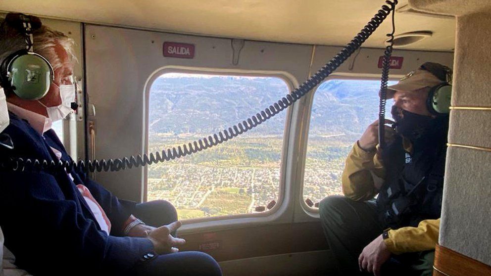 NOTRICIAS ARGENTINAS LAGO PUELO CHUBUT MARZO 13: El presidente Alberto Fernández realiza ahora el sobrevuelo por las zonas afectadas por los incendios. Foto NA