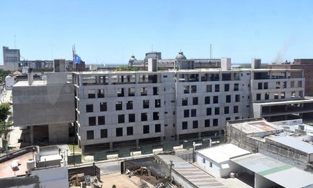 Desde el Registro de Licitadores de Santa Fe se evaluará la situación de una de las empresas adjudicatarias de las obras de los nuevos tribunales de esta capital. Desde el Registro de Licitadores de Santa Fe se evaluará la situación de una de las empresas adjudicatarias de las obras de los nuevos tribunales de esta capital.