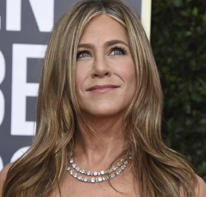 Cortes de pelo a capas que más favorecen (y rejuvenecen) según la forma de la cara que tengas