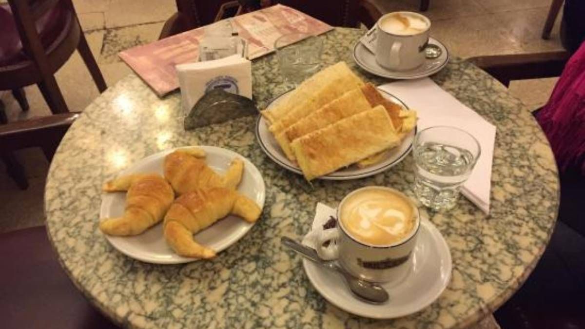 El Café Tortoni es una gran opción para desayunar en Buenos Aires. 