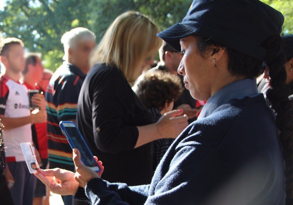 El programa Tribuna Segura permitió en CABA la detención de 55 prófugos en más de 300 partidos jugados este 2025.