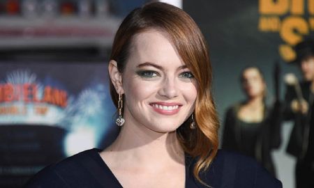 Emma Stone está embarazada de su primer bebé con Dave McCary. Emma Stone está embarazada de su primer bebé con Dave McCary.
