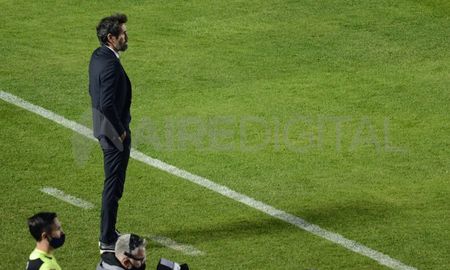 Colón avanzó a la final de la Copa de la Liga, donde enfrentará a Racing, y Eduardo Domínguez resaltó al plantel sabalero. Colón avanzó a la final de la Copa de la Liga, donde enfrentará a Racing, y Eduardo Domínguez resaltó al plantel sabalero.