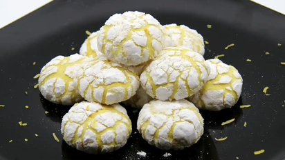 Cómo hacer cookies de limón craqueladas en casa: la receta fácil y económica