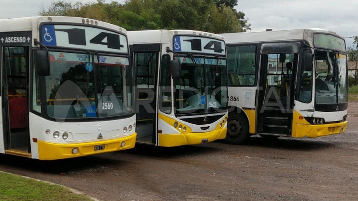 Sorpresivo paro de las líneas de colectivos 4 y 14 en la ciudad de Santa Fe hasta las 15.