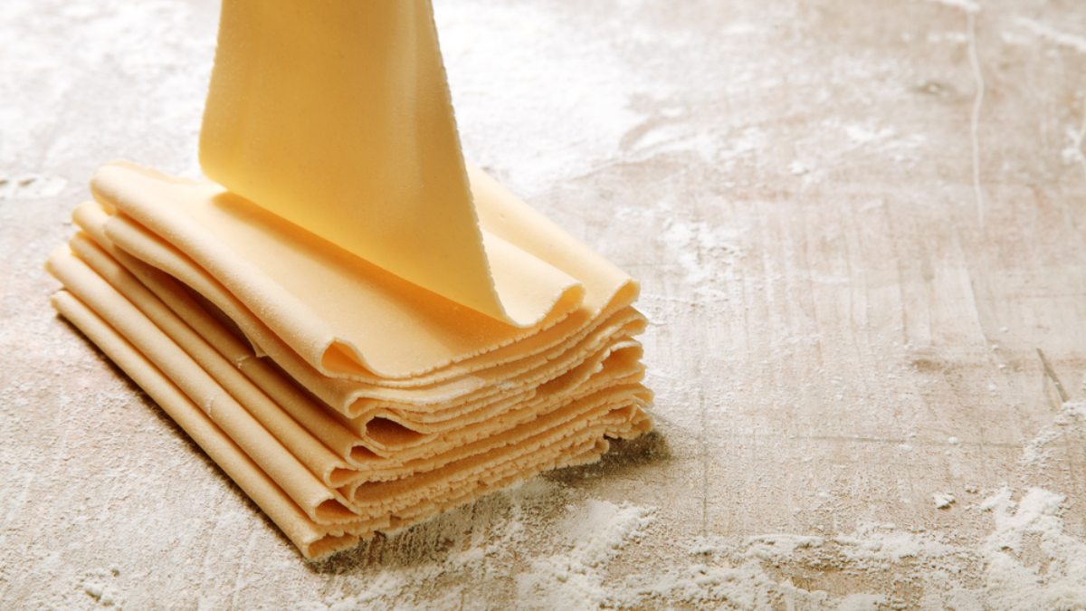 Masa de lasaña casera: la receta simple con solo 4 ingredientes para ahorrar dinero