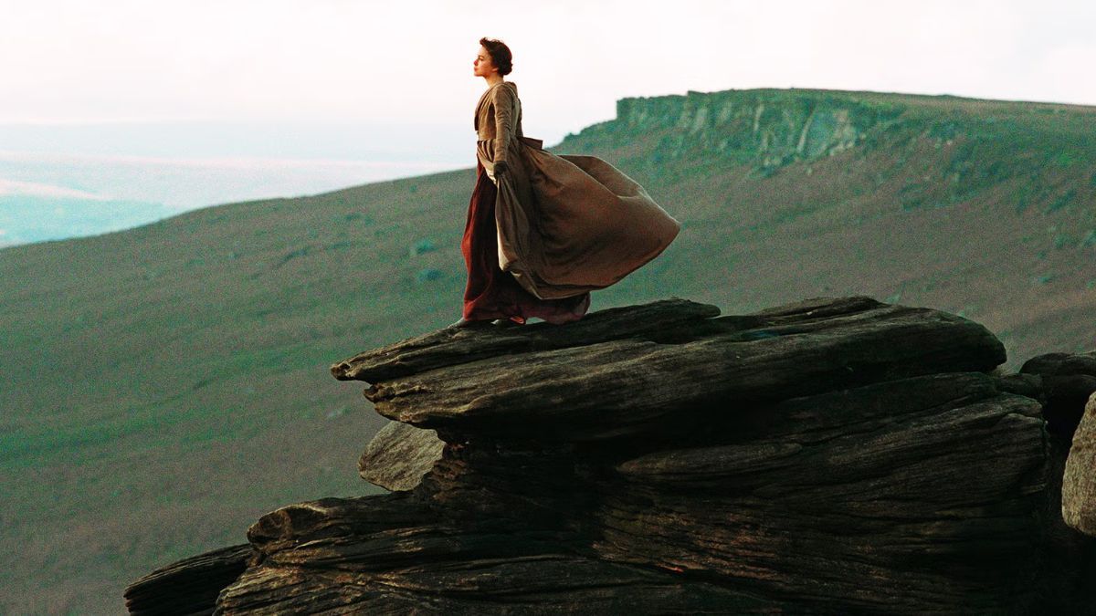 Emma Corrin y Jack Lowden protagonizan a Elizabeth Bennet y el se&ntilde;or Darcy.