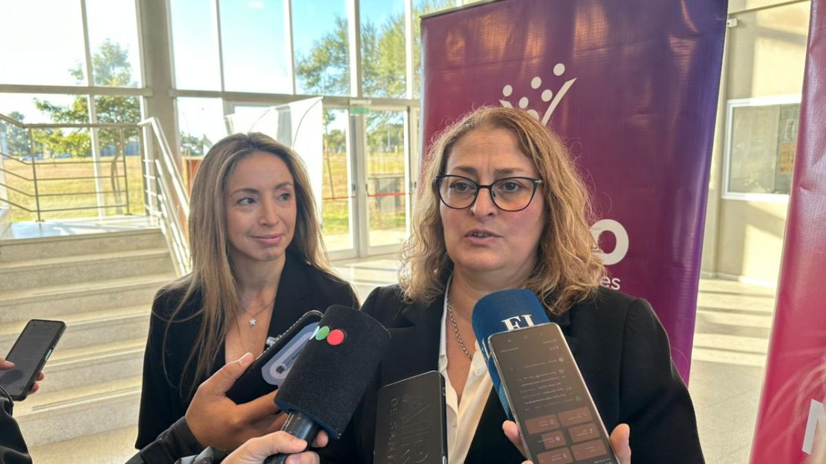 Cecilia Andrada,directora del Centro Único de Ablación e Implante (Cudaio) y la ministra de Salud, Silvia Ciancio. Cecilia Andrada,directora del Centro Único de Ablación e Implante (Cudaio) y la ministra de Salud, Silvia Ciancio.