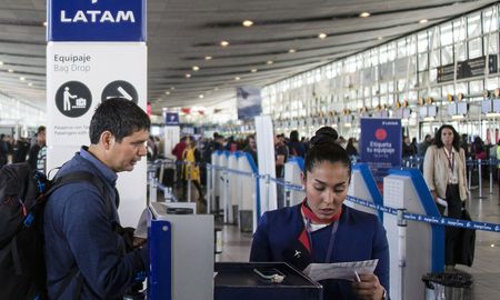 La aerolínea anunció que no volará más en el interior del país y peligran las fuentes de trabajo. La aerolínea anunció que no volará más en el interior del país y peligran las fuentes de trabajo.