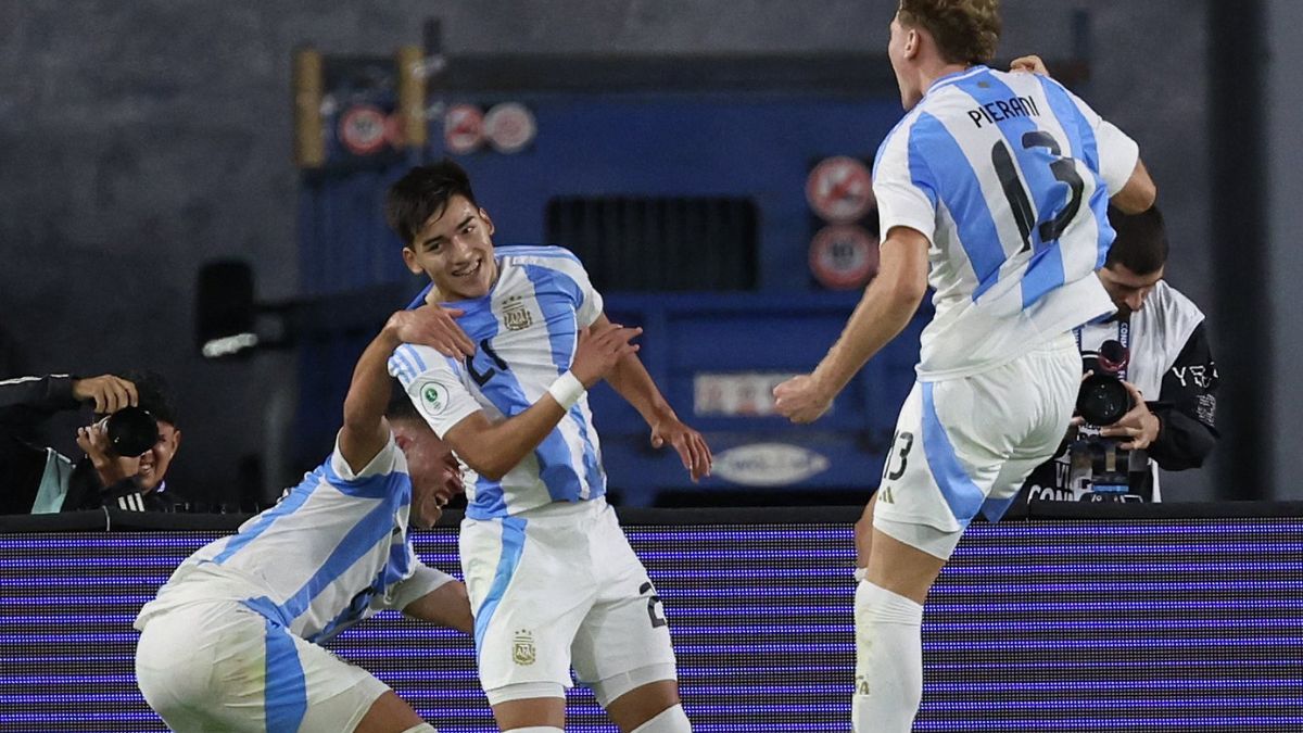 La Selección Argentina clasificó al Mundial sub 20 dos fechas antes de que finalice el hexagonal final y ahora pelea por ser campeón del Sudamericano.