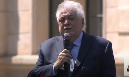 Ginés González García analizará con gremios del transporte vacunación en esa actividad. Ginés González García analizará con gremios del transporte vacunación en esa actividad.