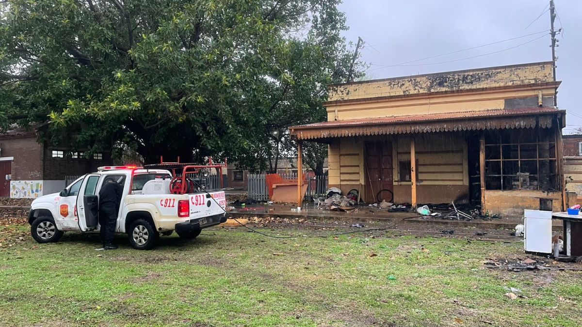 El incendio fue controlado rápidamente por los Bomberos.