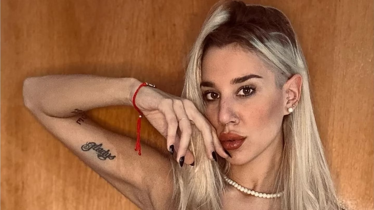 La Tora habló de la dolorosa cirugía estética a la que se sometió antes de Gran Hermano. La Tora habló de la dolorosa cirugía estética a la que se sometió antes de Gran Hermano.