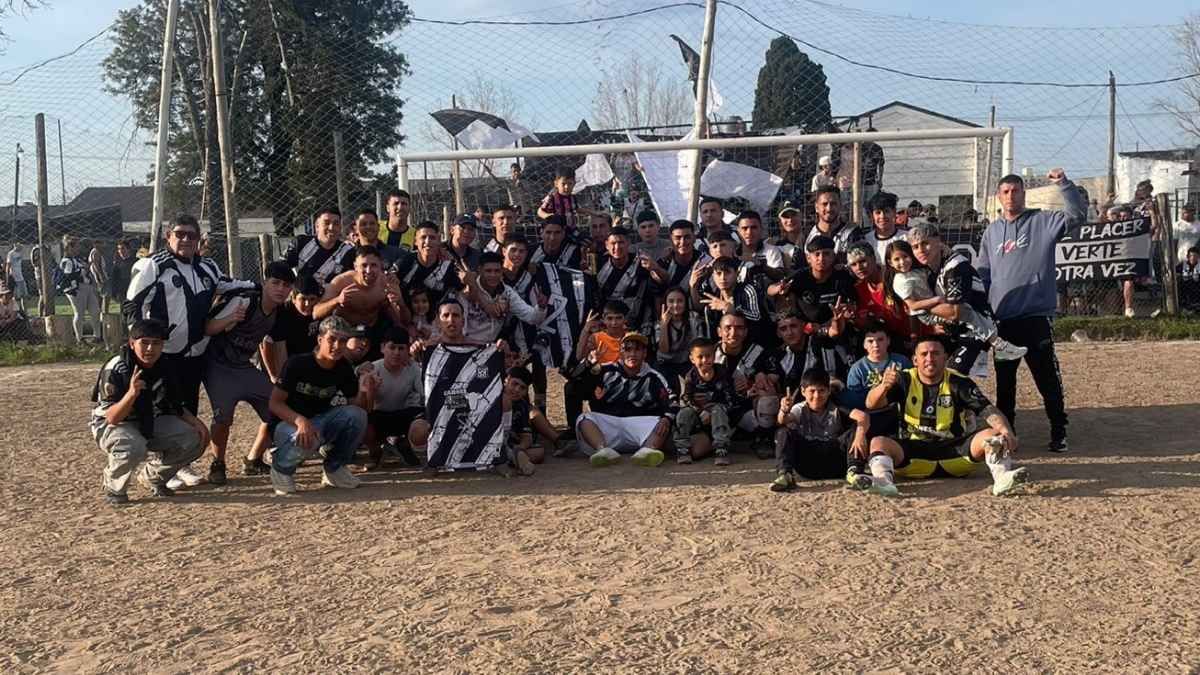 Deportivo Santa Rosa ganó y es líder en zona campeonato.