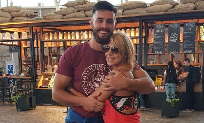 Mónica Farro y su hijo, Diego.