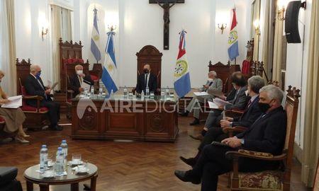 La Corte Suprema de Justicia de Santa Fe dispuso este martes nuevas medidas para mejorar y ampliar la prestación del servicio de justicia en todo el territorio provincial en el marco de las nuevas medidas anunciadas por los gobiernos nacional y provincial en relación a la pandemia de Covid-19. La Corte Suprema de Justicia de Santa Fe dispuso este martes nuevas medidas para mejorar y ampliar la prestación del servicio de justicia en todo el territorio provincial en el marco de las nuevas medidas anunciadas por los gobiernos nacional y provincial en relación a la pandemia de Covid-19.