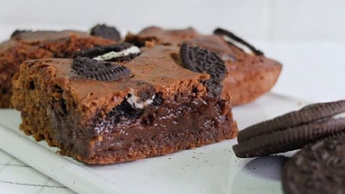 Cómo hacer brownie de chocolate con galletitas Oreo