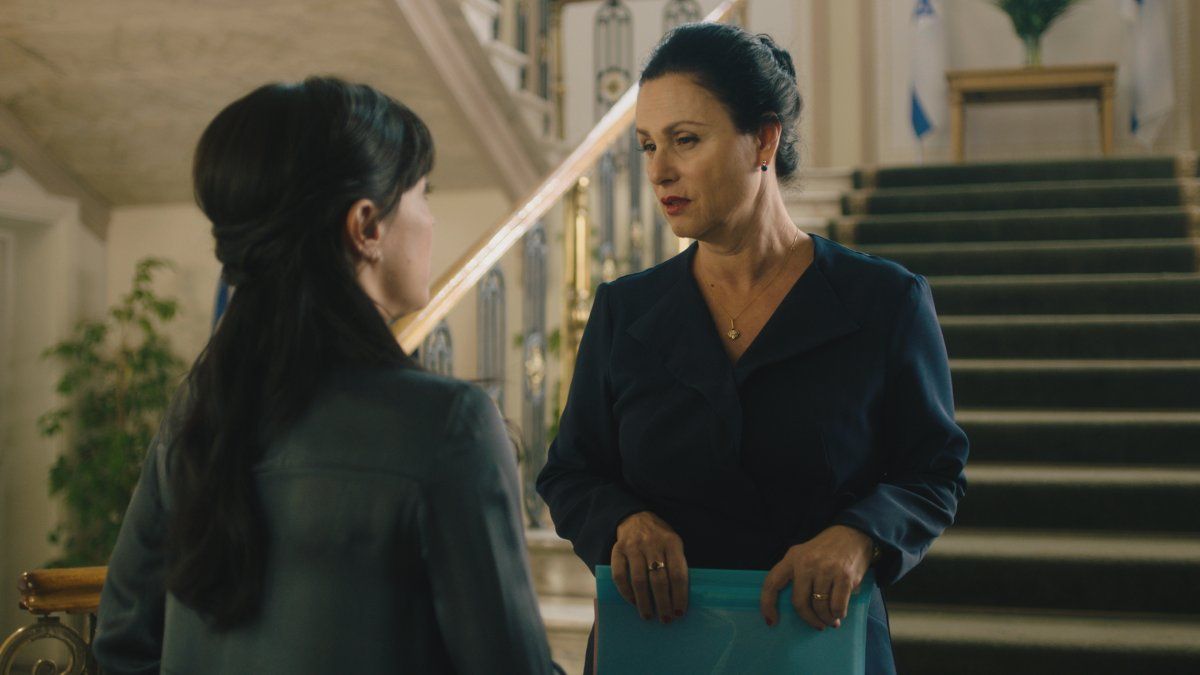 La actriz de origen francés Godet también se encontraba en la capital francesa cuando los terroristas abrieron fuego en los cafés y restaurantes cercanos a donde vivía.