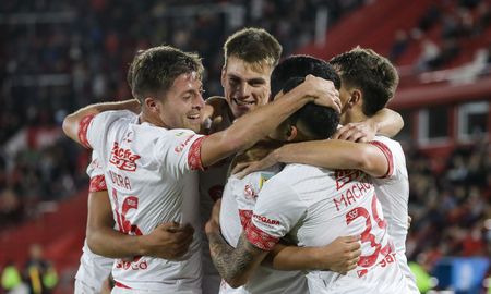 Unión enfrenta este lunes a Huracán para continuar sumando victorias que lo despeguen del fondo de la tabla. Unión enfrenta este lunes a Huracán para continuar sumando victorias que lo despeguen del fondo de la tabla.