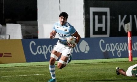 Los Pumas 7s enfrentarán a Australia este domingo luego de haber quedado primeros en su grupo y superar a Irlanda en cuartos. Los Pumas 7s enfrentarán a Australia este domingo luego de haber quedado primeros en su grupo y superar a Irlanda en cuartos.