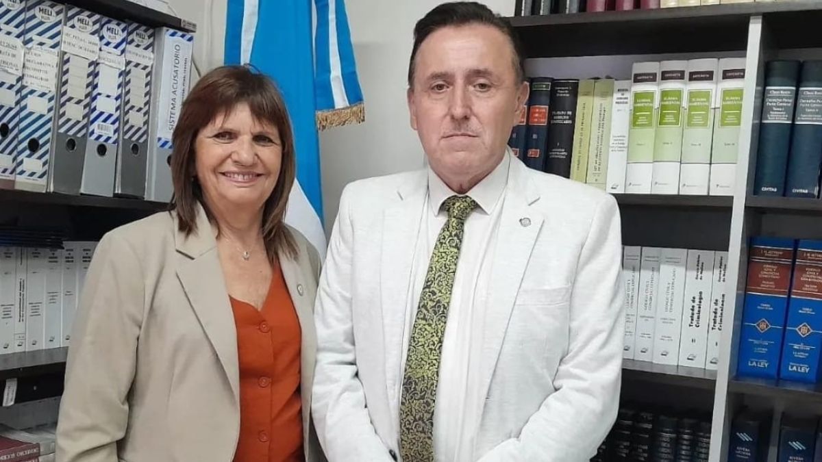 Patricia Bullrich junto al juez federal de Reconquista